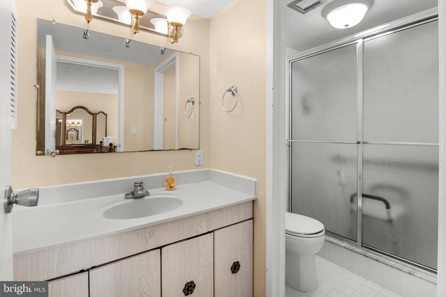 205 E Joppa Road #1706 photo 28