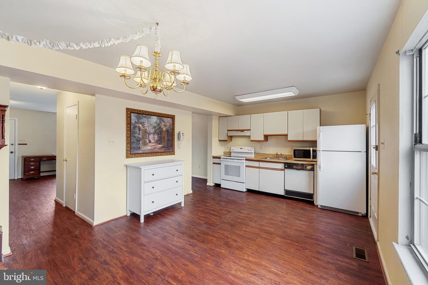 41 Chesthill Court photo 7
