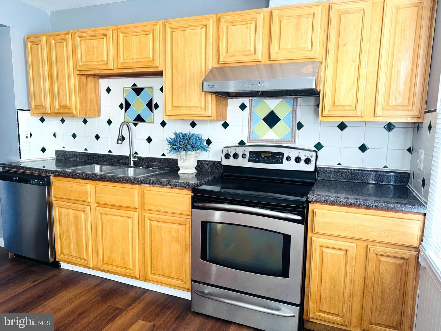 11 Lerner Court #33i photo 5