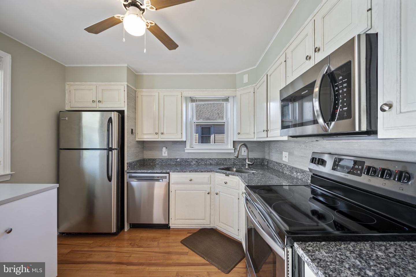 3317 Woodside Avenue photo 10