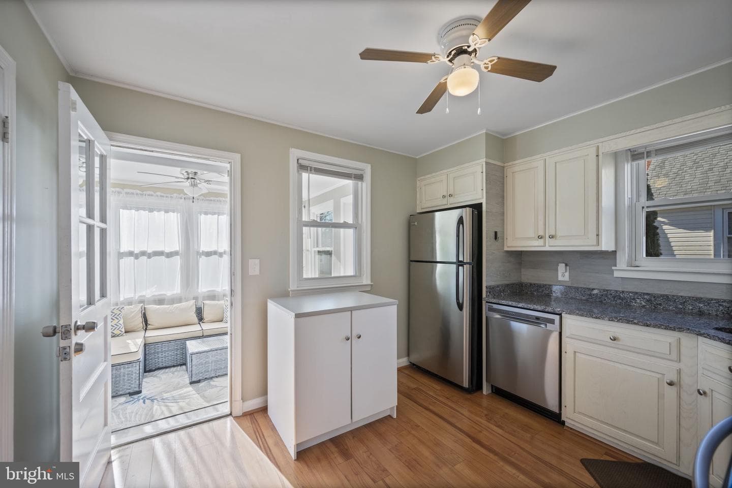 3317 Woodside Avenue photo 9