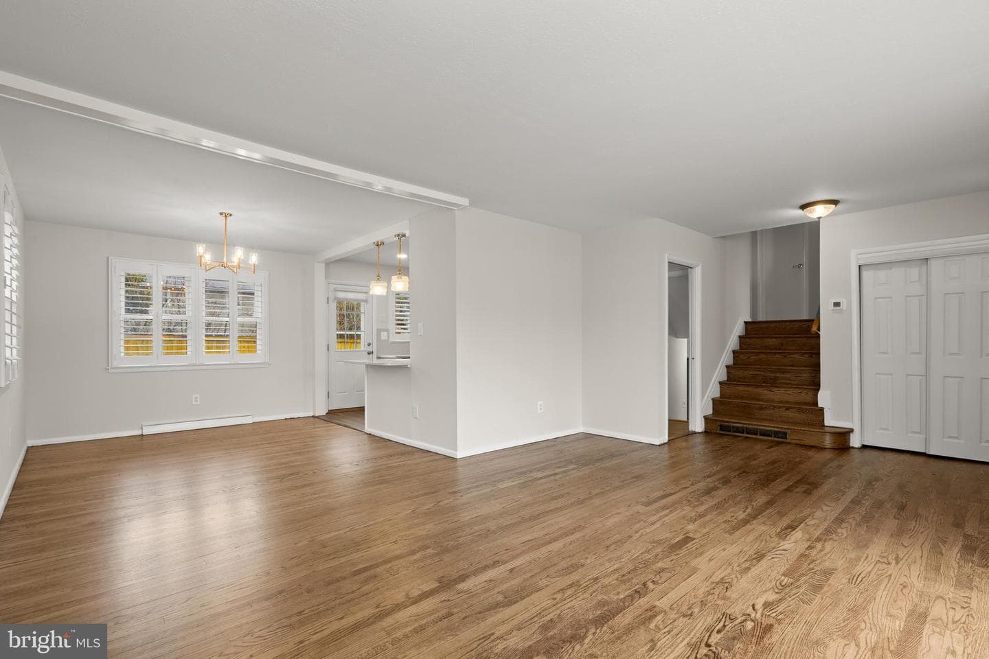 132 Warwick Drive photo 15