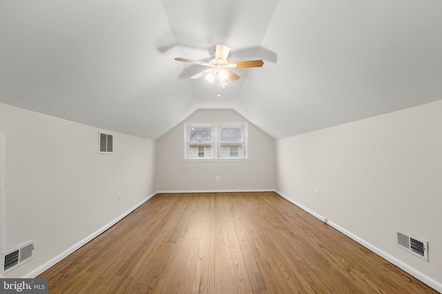 132 Warwick Drive photo 39