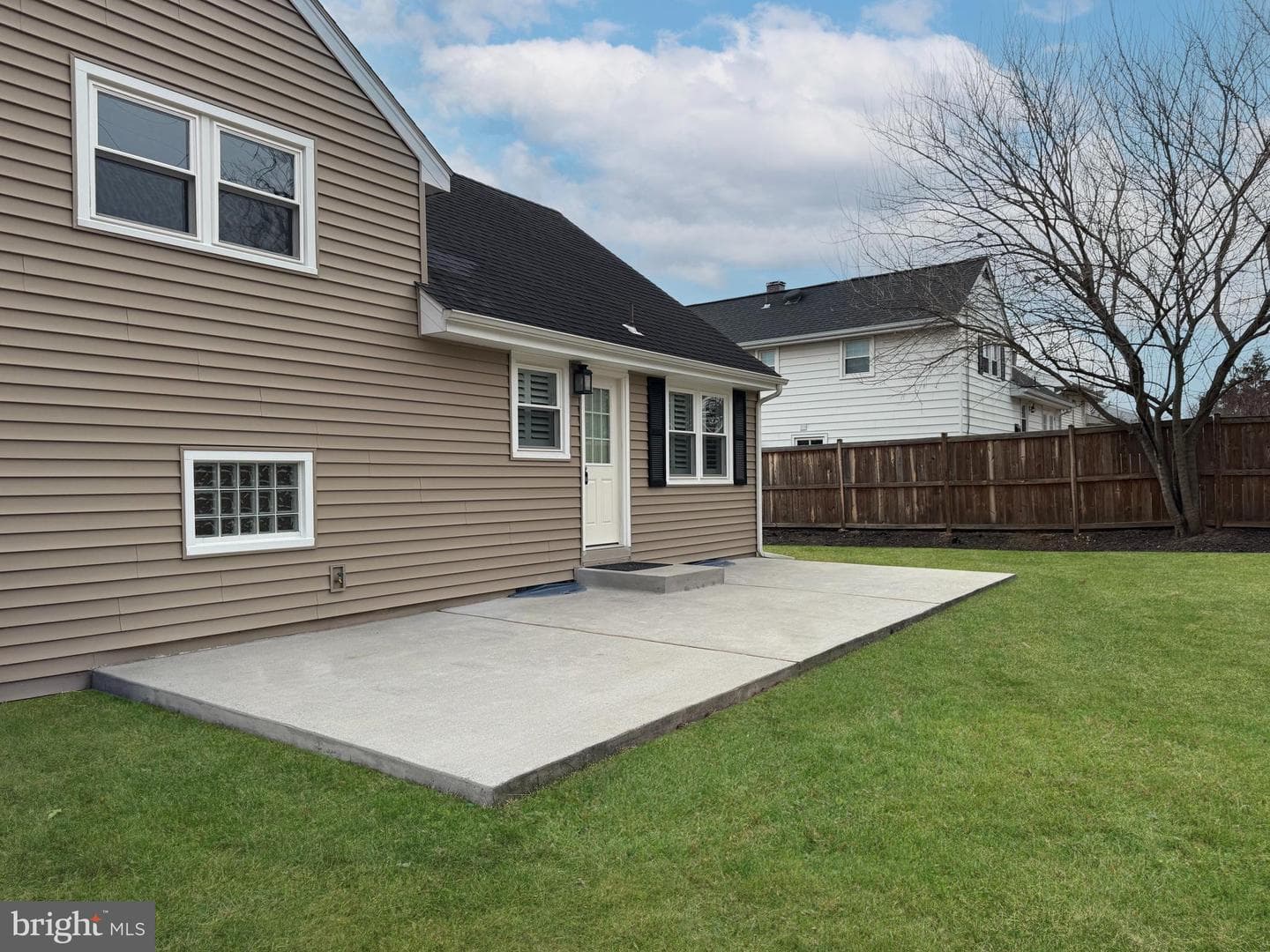 132 Warwick Drive photo 5