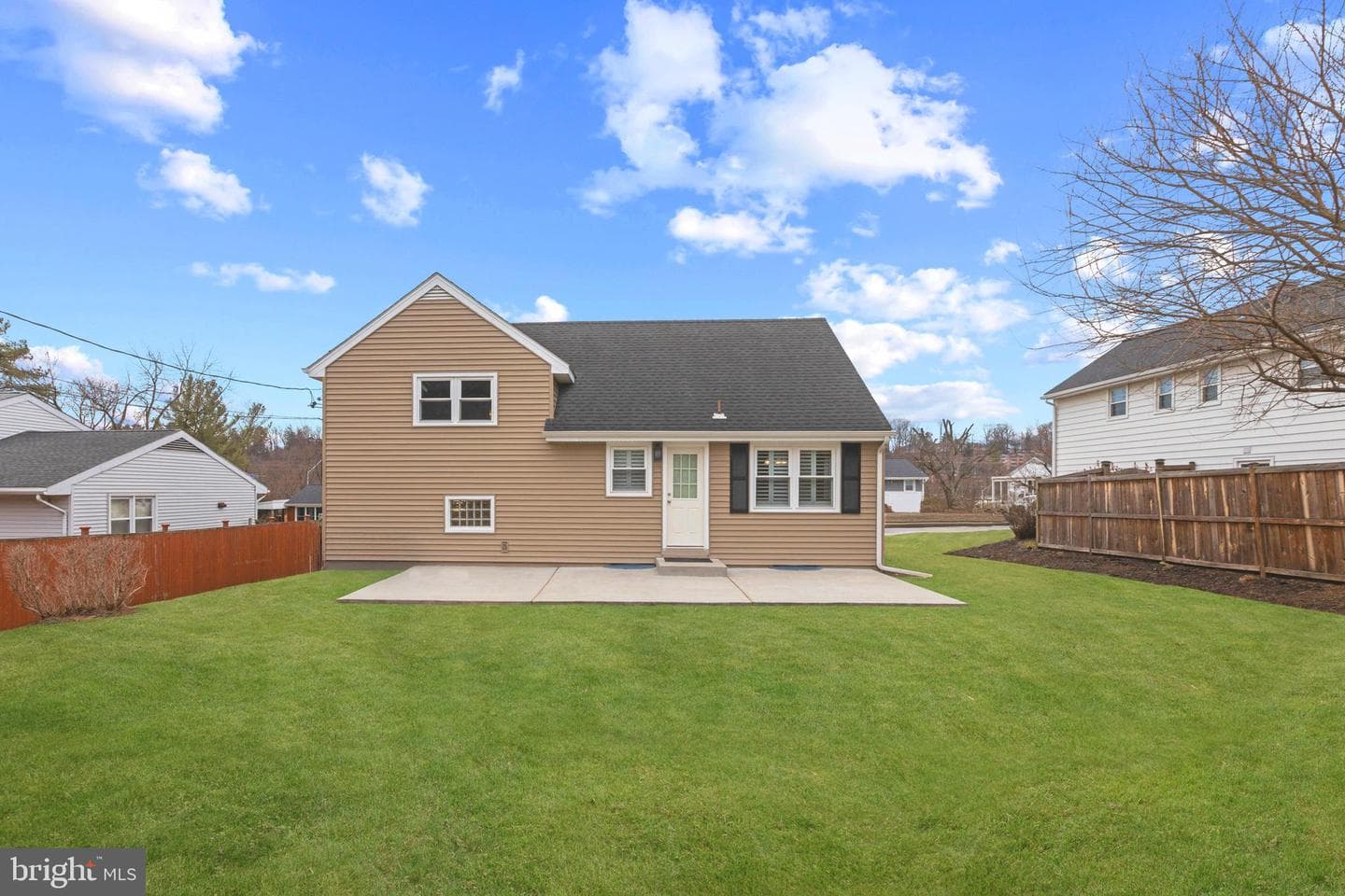 132 Warwick Drive photo 7