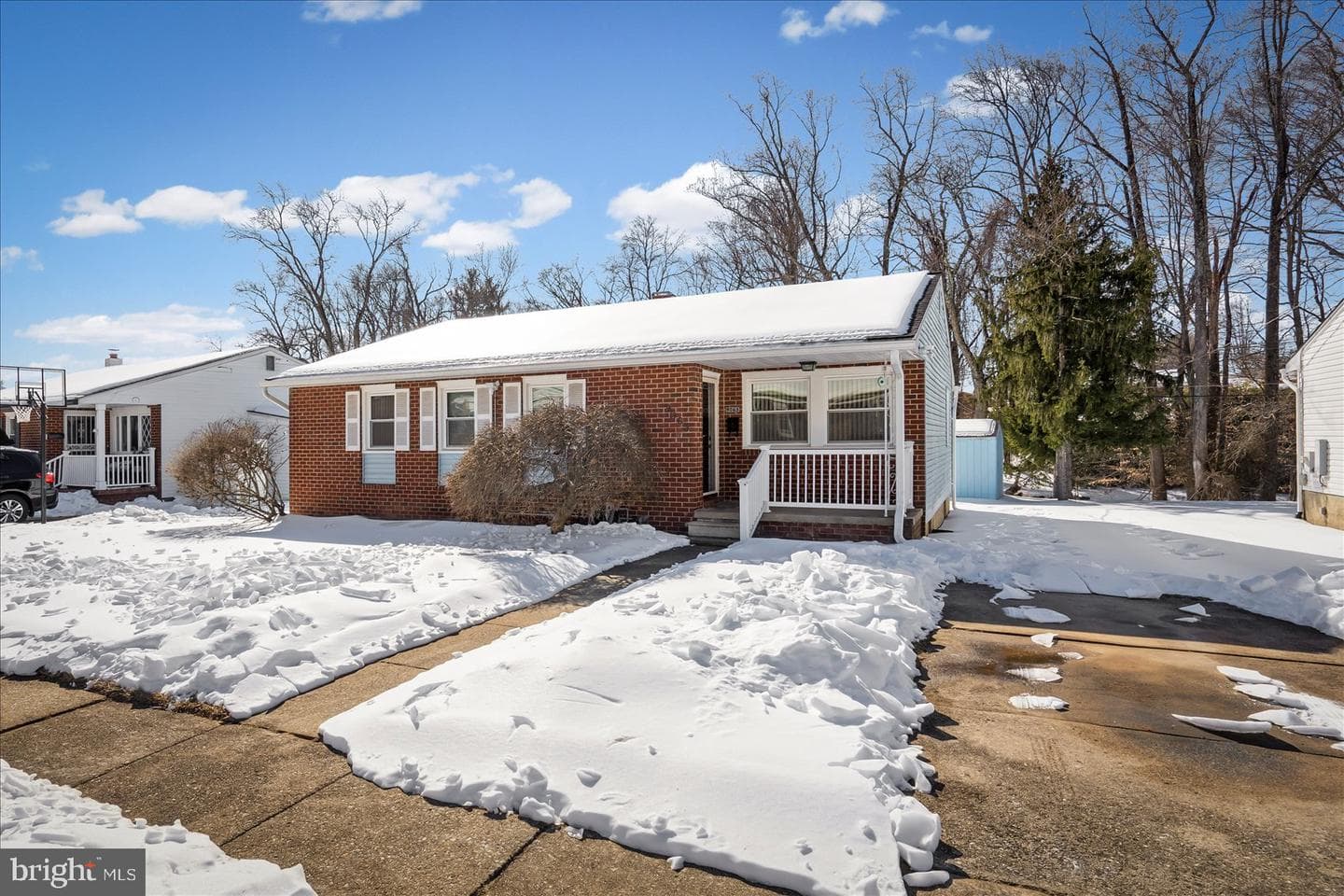 9063 Meadow Heights Road photo 2