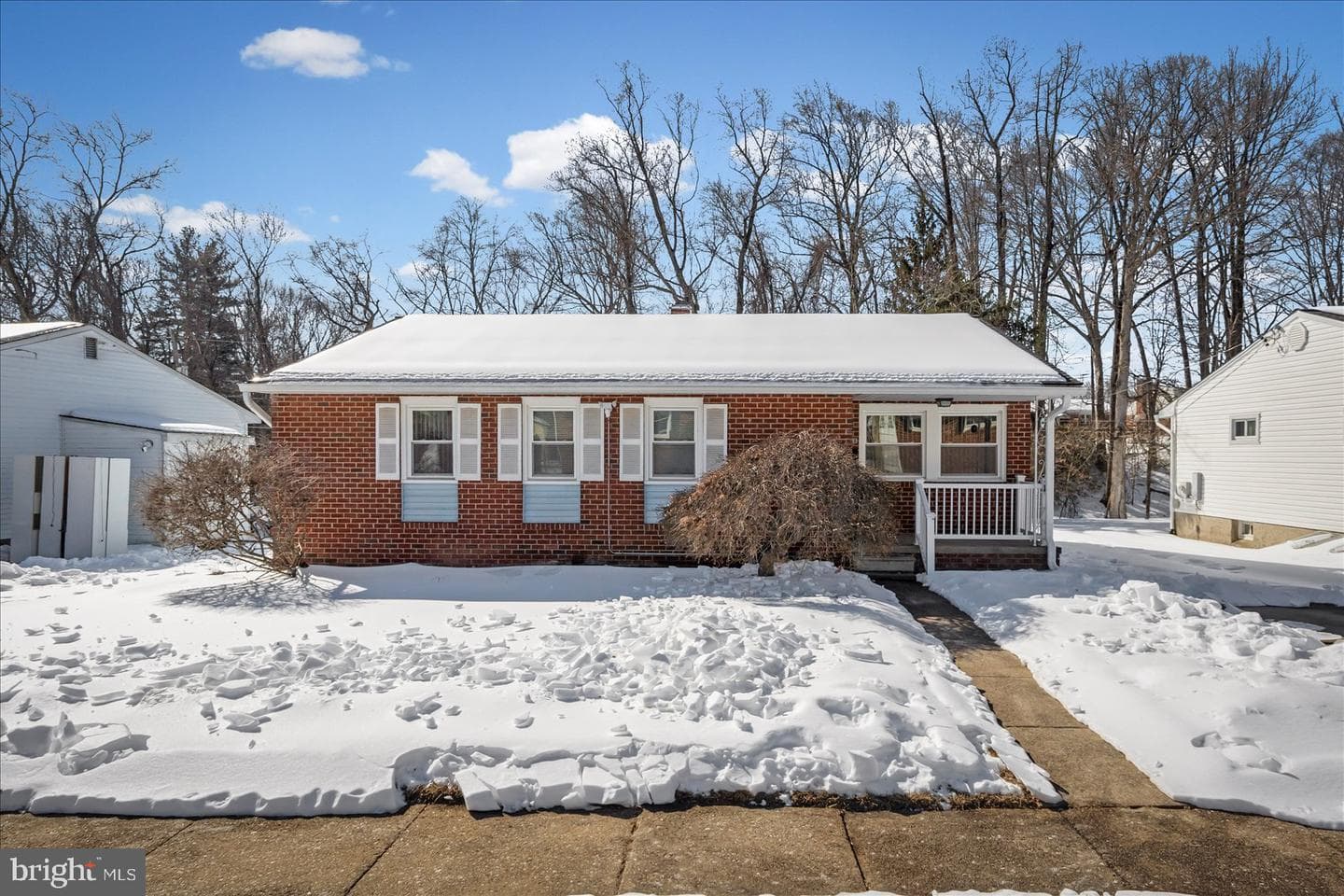 9063 Meadow Heights Road photo 3