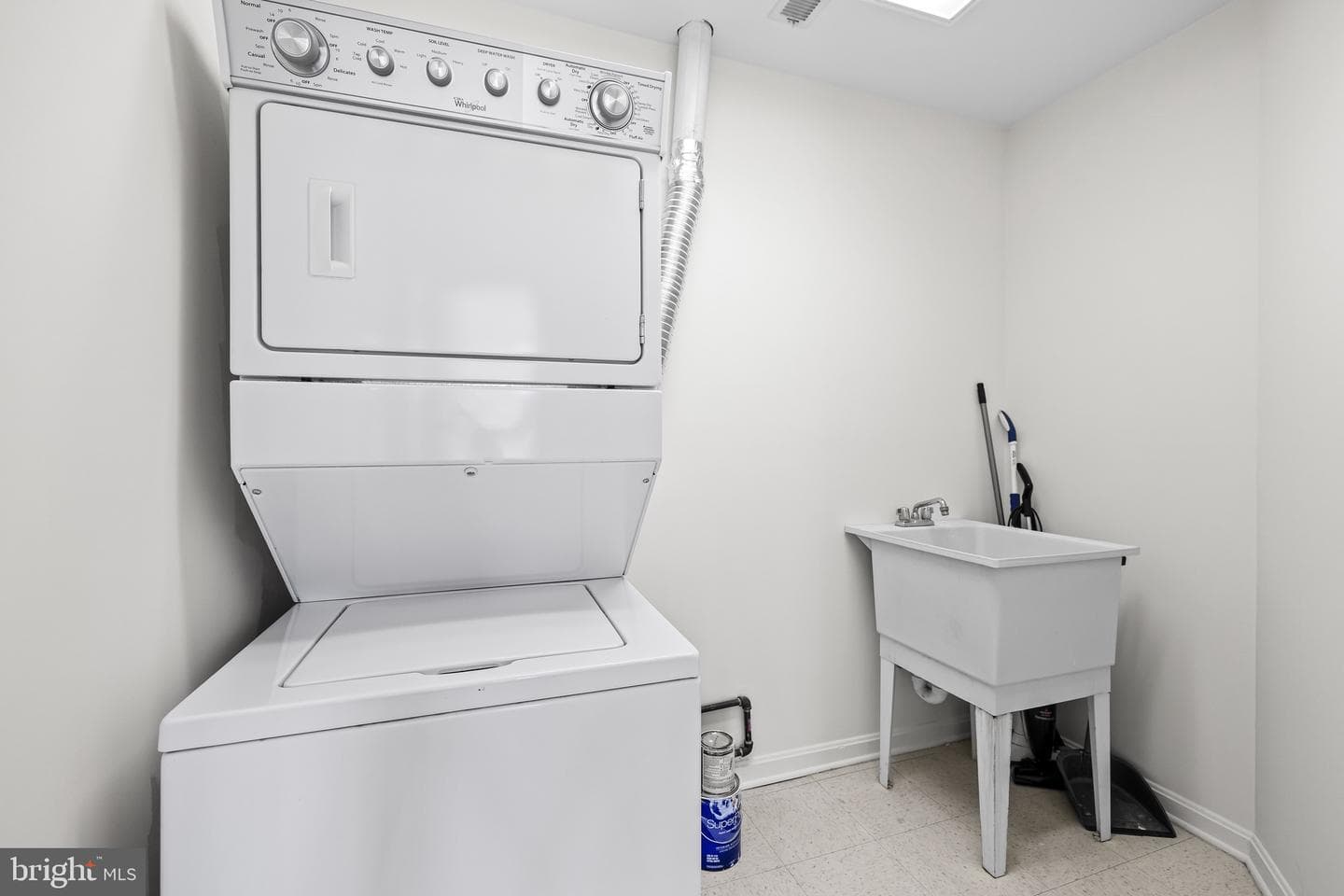 416 Rockfleet Road #301 photo 26