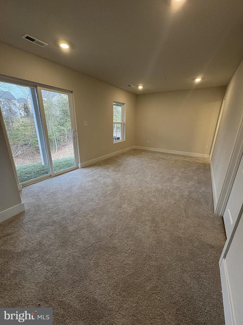 7701 River Reach Road photo 2