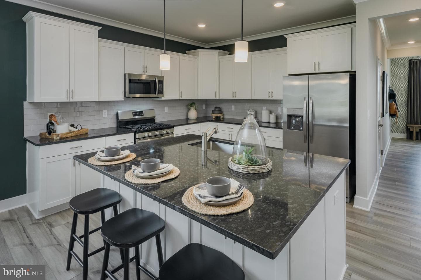 186 Kelly Way photo 3