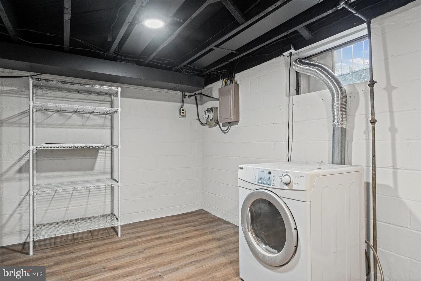 306 Capitol Court photo 19