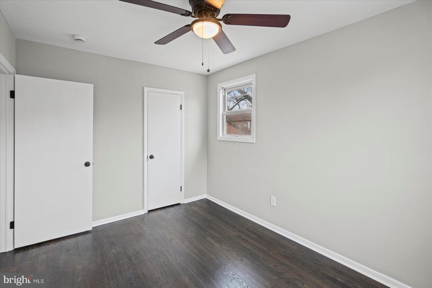 306 Capitol Court photo 24