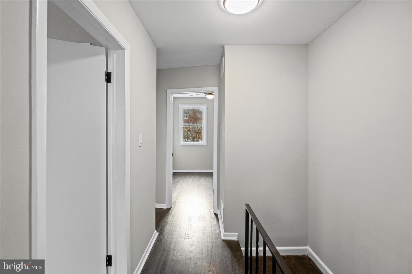 306 Capitol Court photo 26
