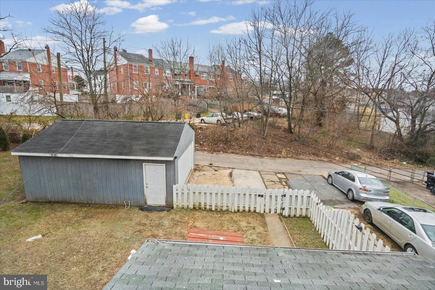 306 Capitol Court photo 40