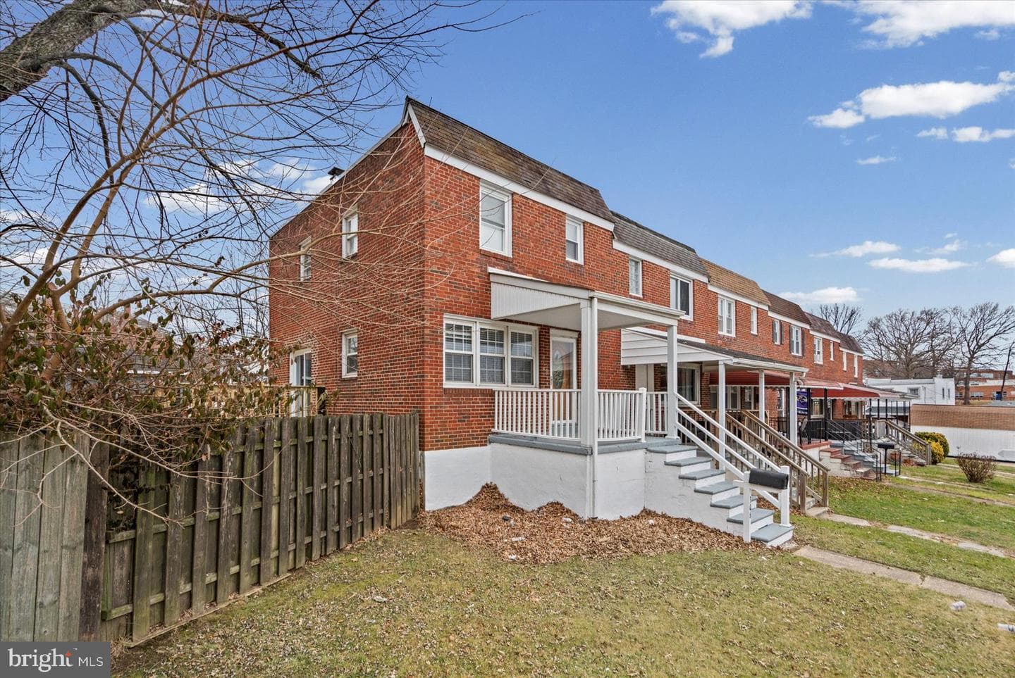306 Capitol Court photo 41