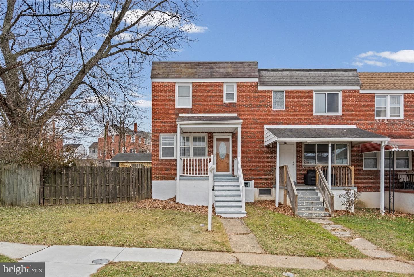 306 Capitol Court photo 42