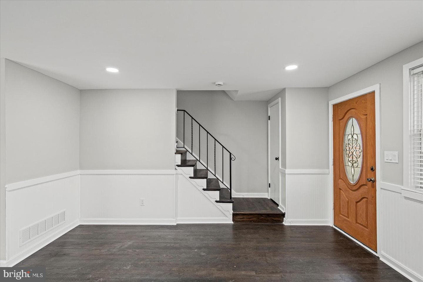 306 Capitol Court photo 5