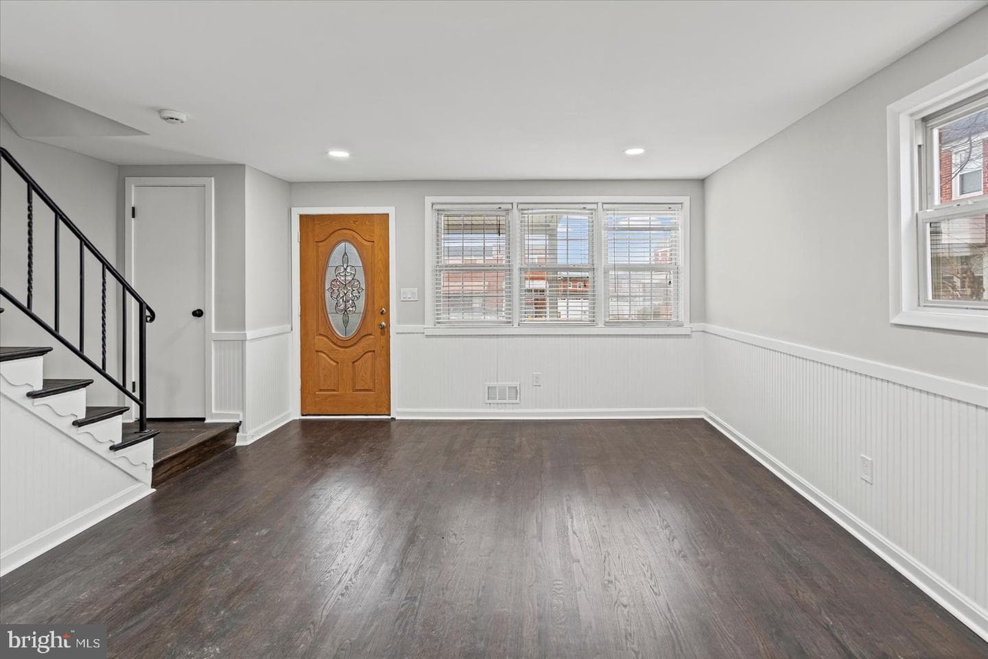306 Capitol Court photo 7