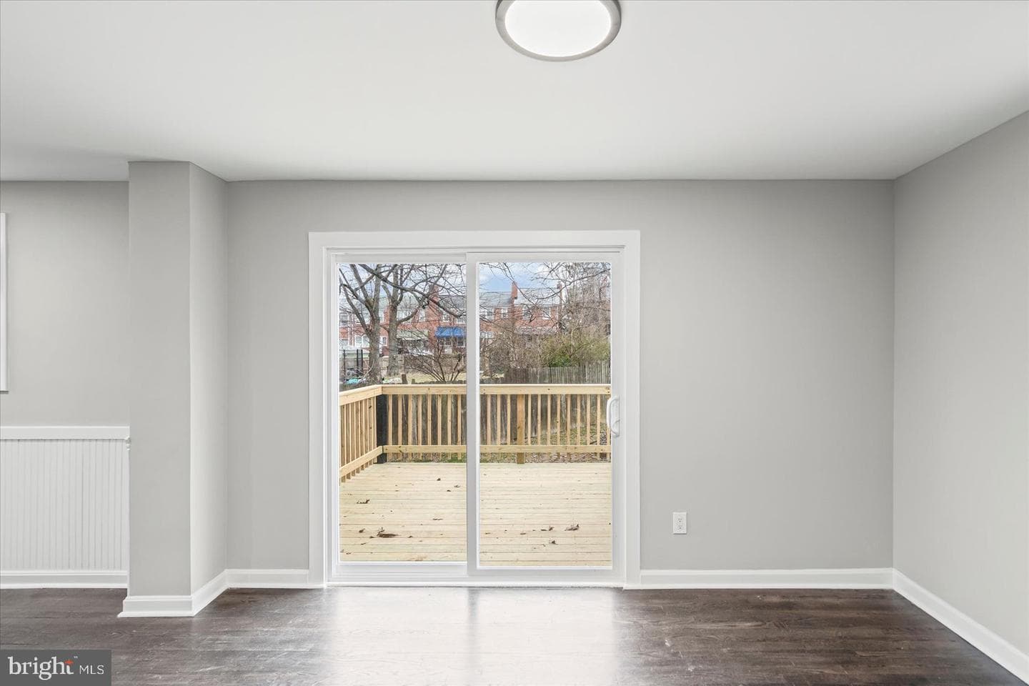 306 Capitol Court photo 9