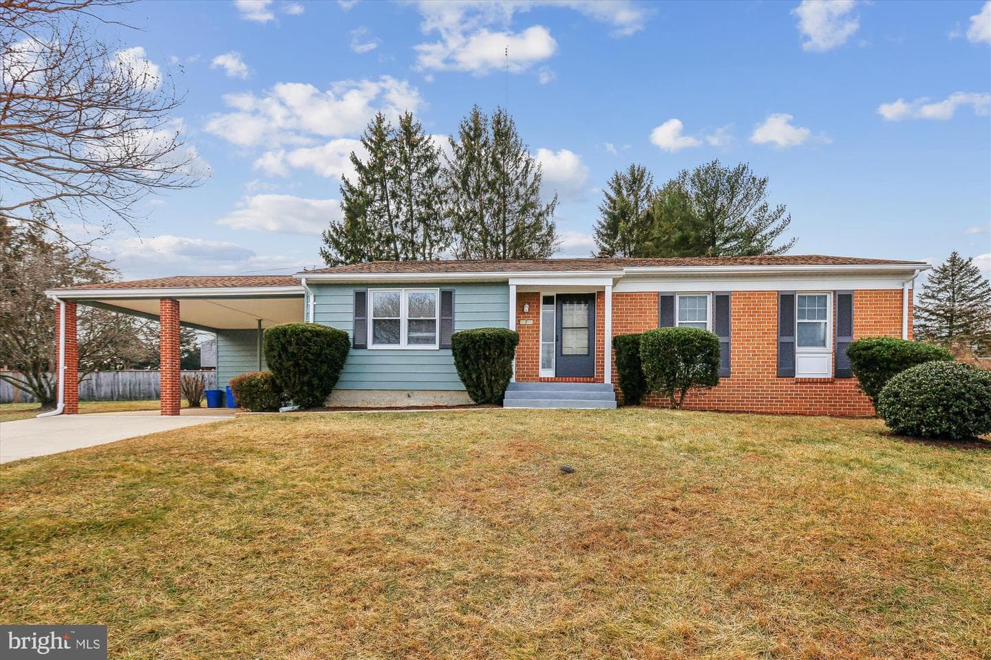 7 Cedar Bluff Court