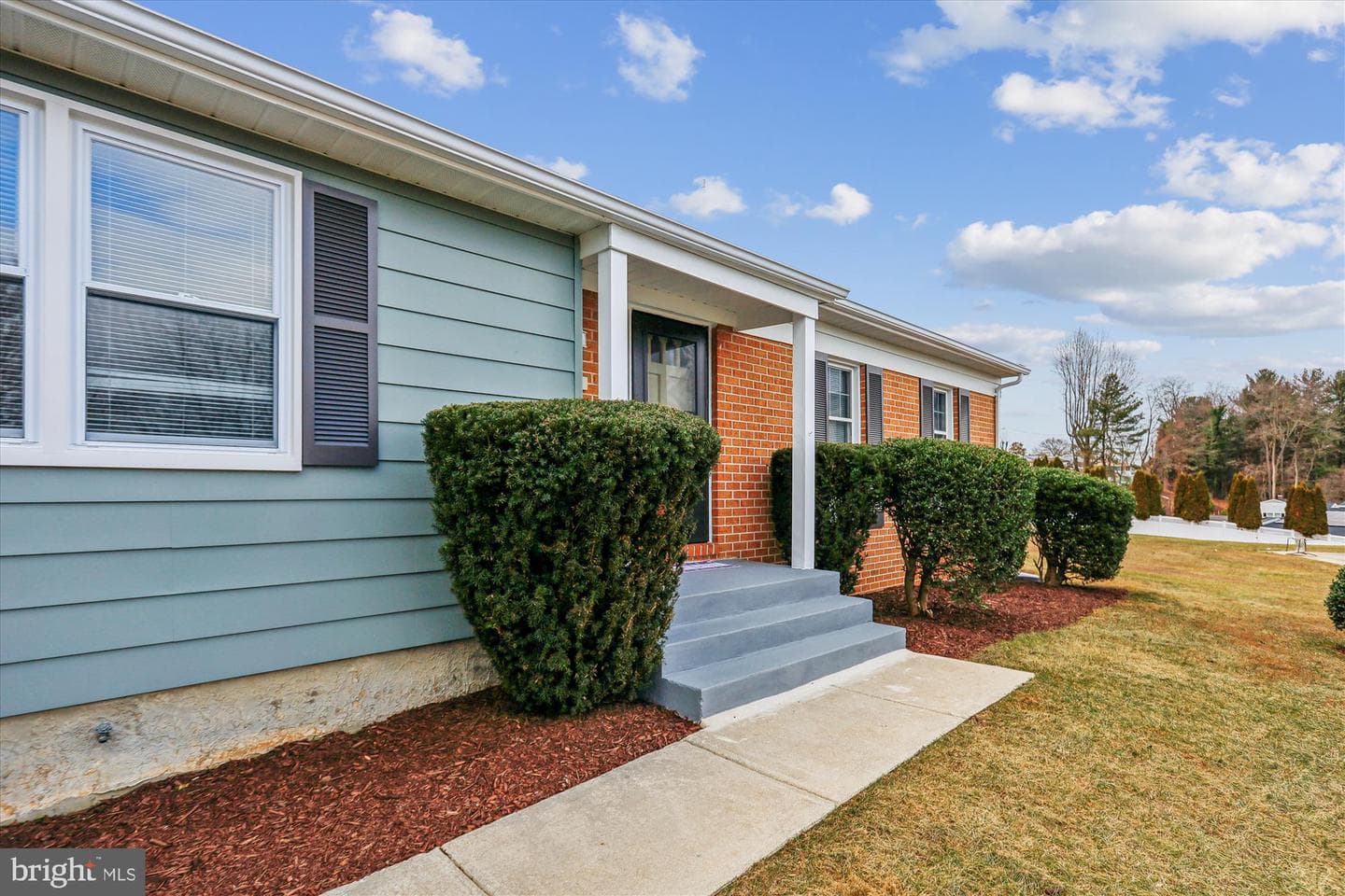 7 Cedar Bluff Court photo 3