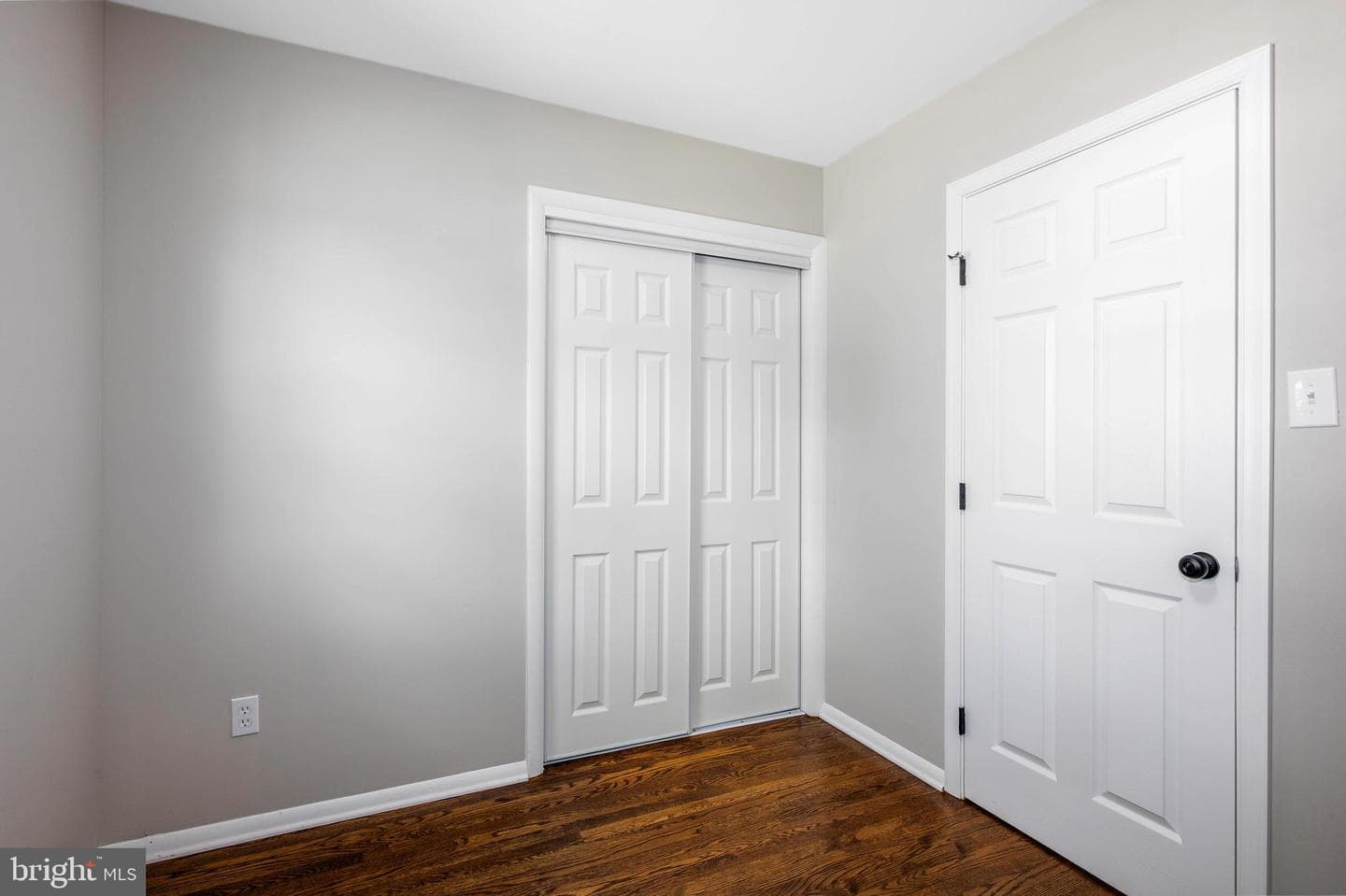 1847 Wycliffe Road photo 20