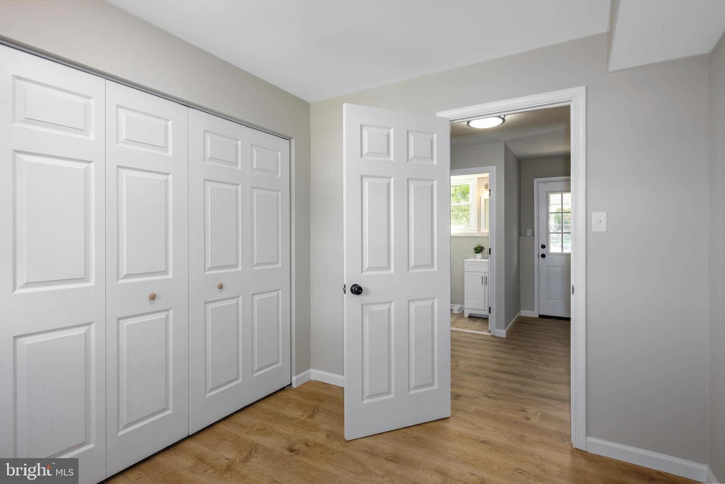 1847 Wycliffe Road photo 26