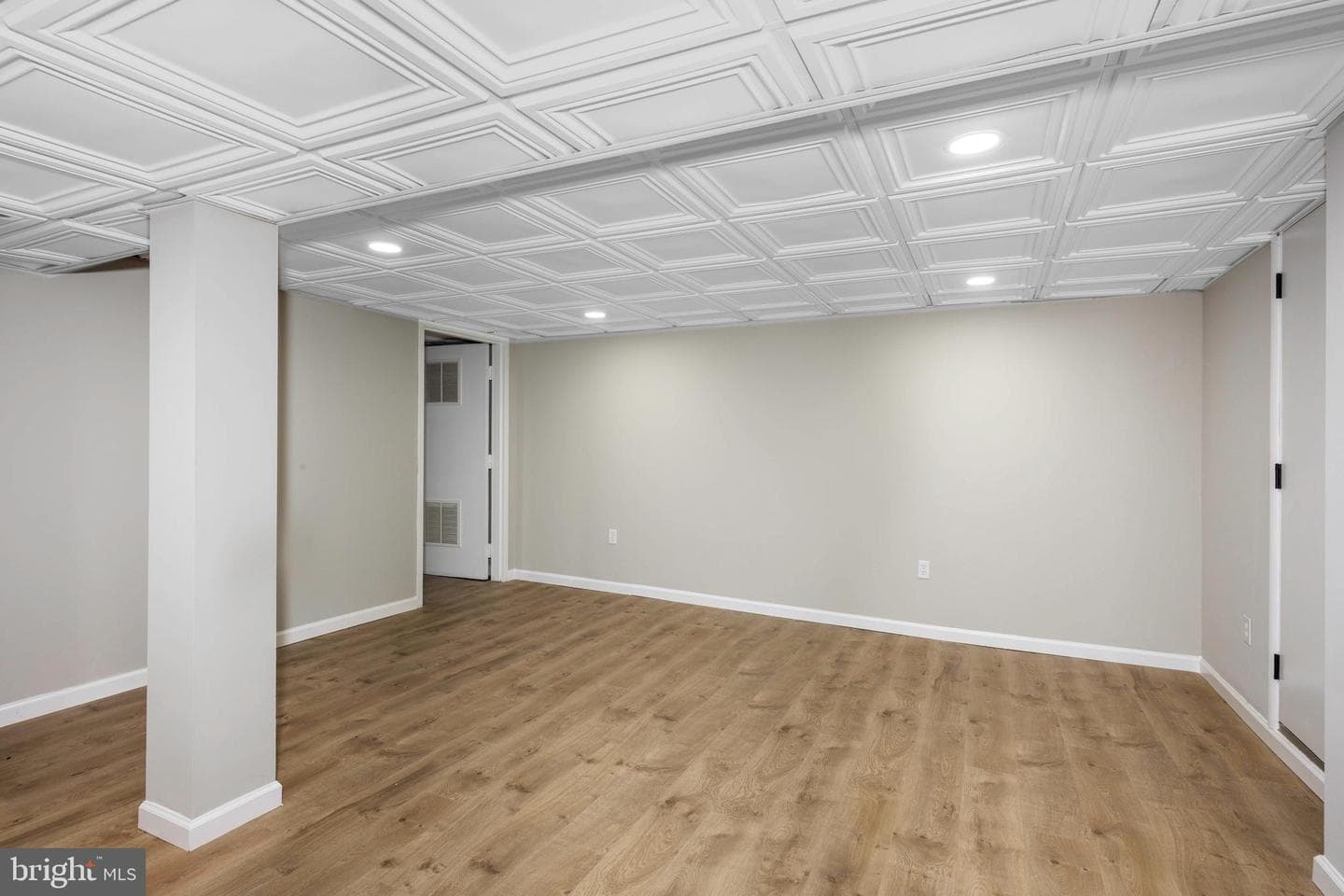 1847 Wycliffe Road photo 27