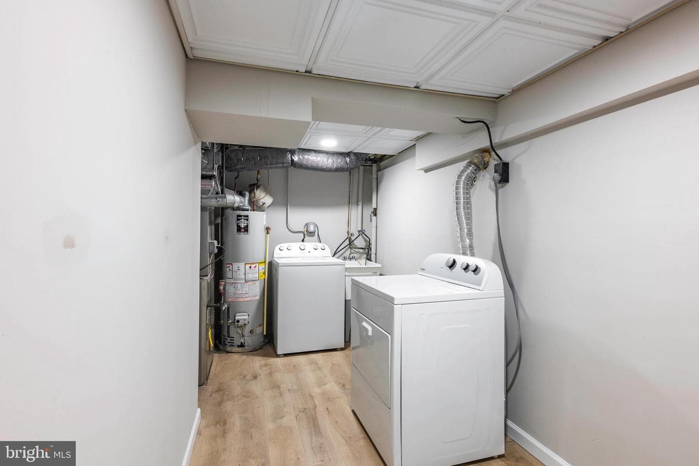 1847 Wycliffe Road photo 29