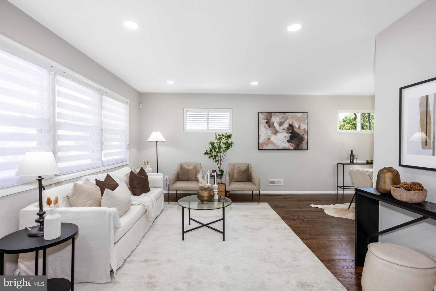 1847 Wycliffe Road photo 4