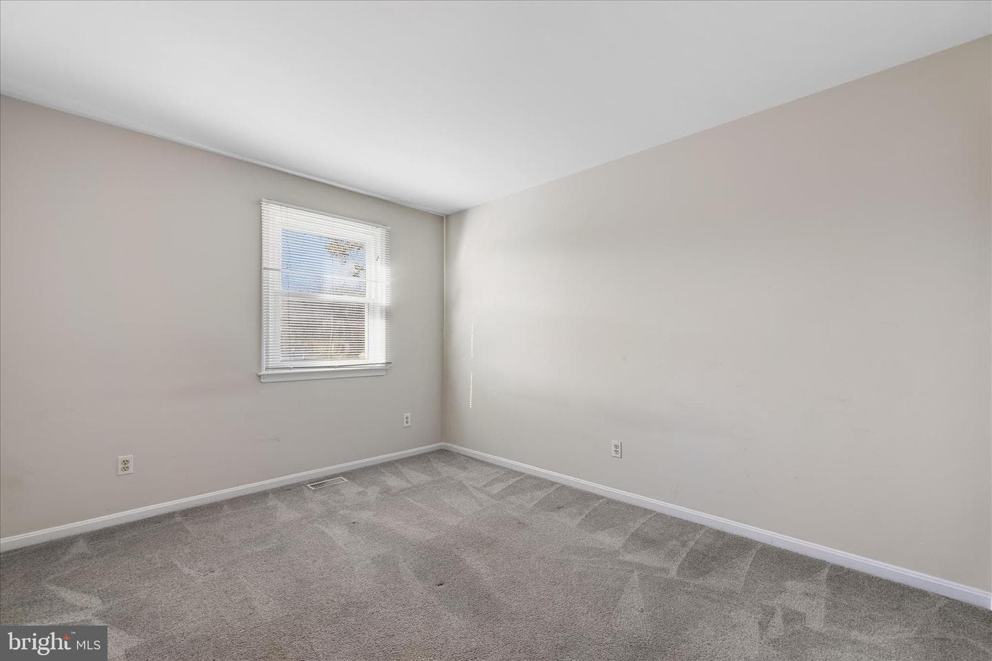 5816 Richardson Mews Square photo 17