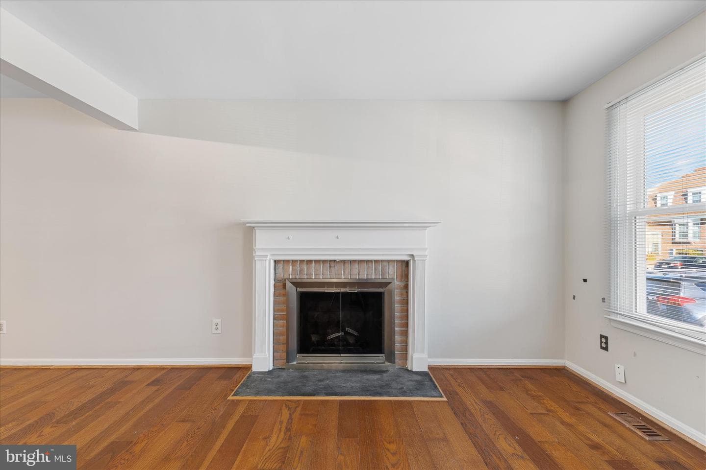 5816 Richardson Mews Square photo 6