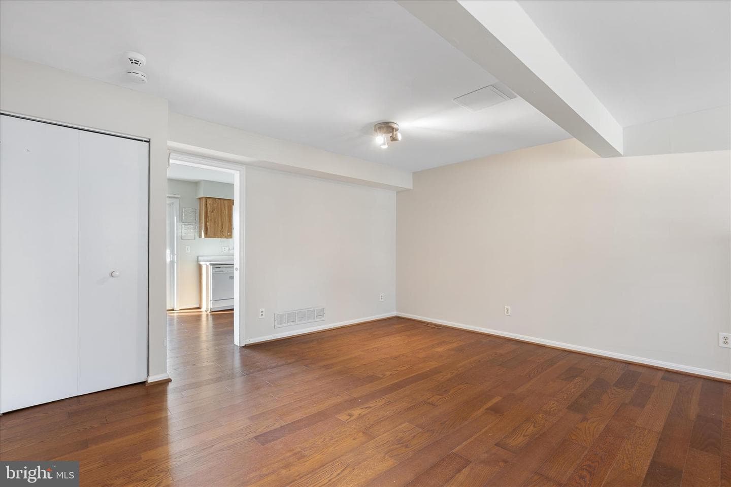 5816 Richardson Mews Square photo 7