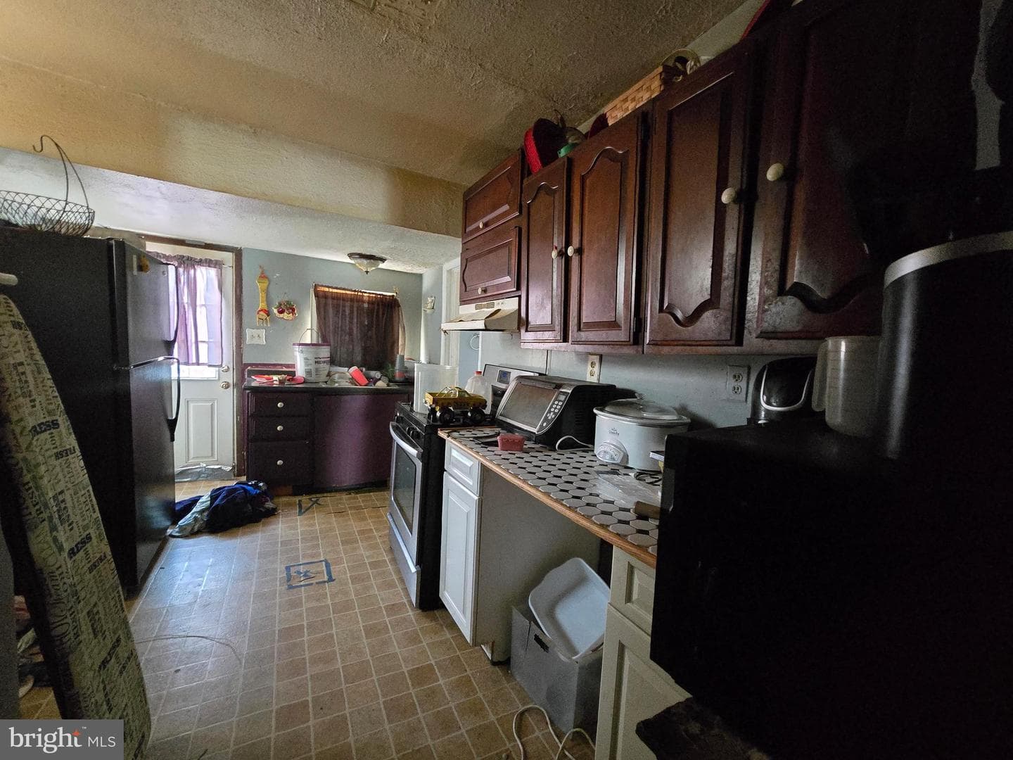 6909 Fait Avenue photo 5