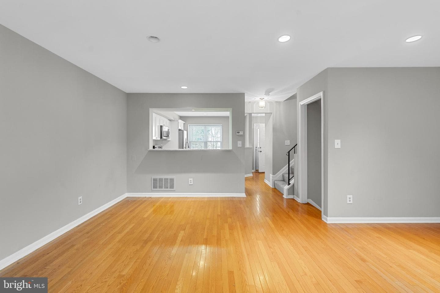 1923 Newhaven Drive photo 15