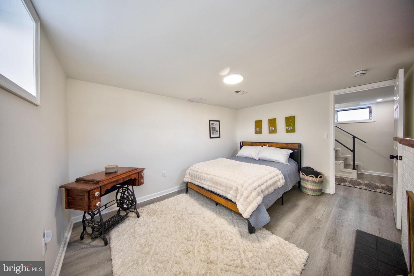 109 Elinor Avenue photo 23