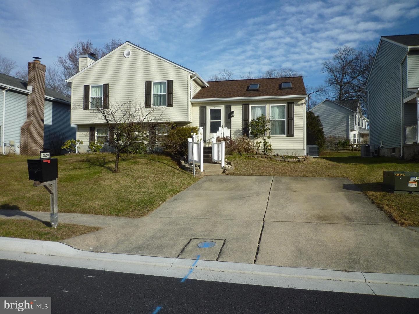 9809 Britinay Lane photo 2