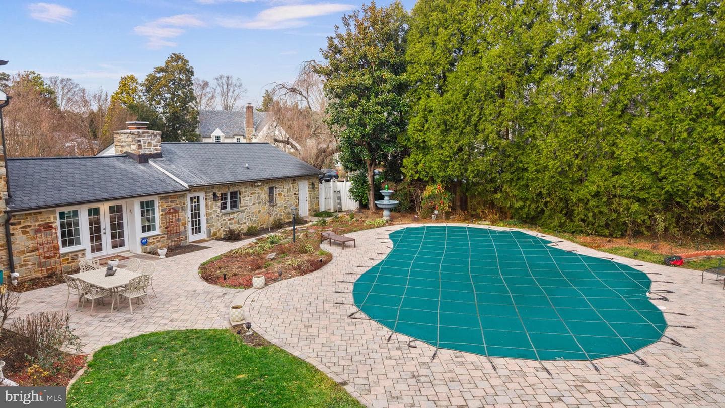 101 Thicket Road photo 26
