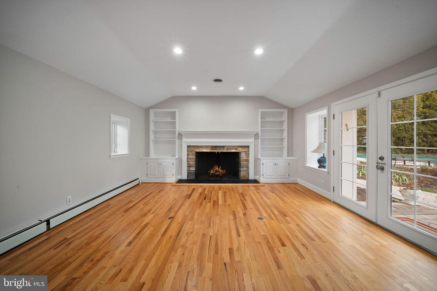 101 Thicket Road photo 5