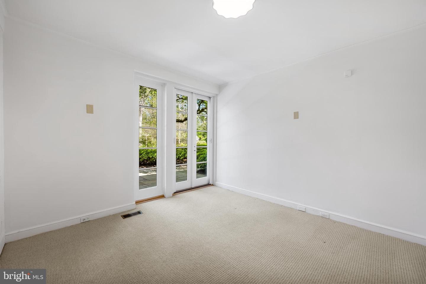 6 Meadow Road photo 37