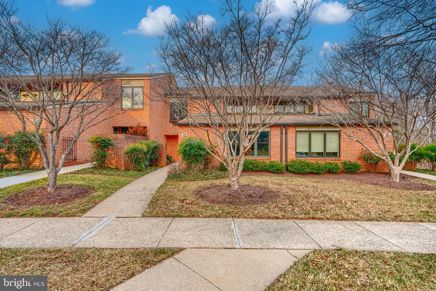 17 Oakhampton Drive photo 2