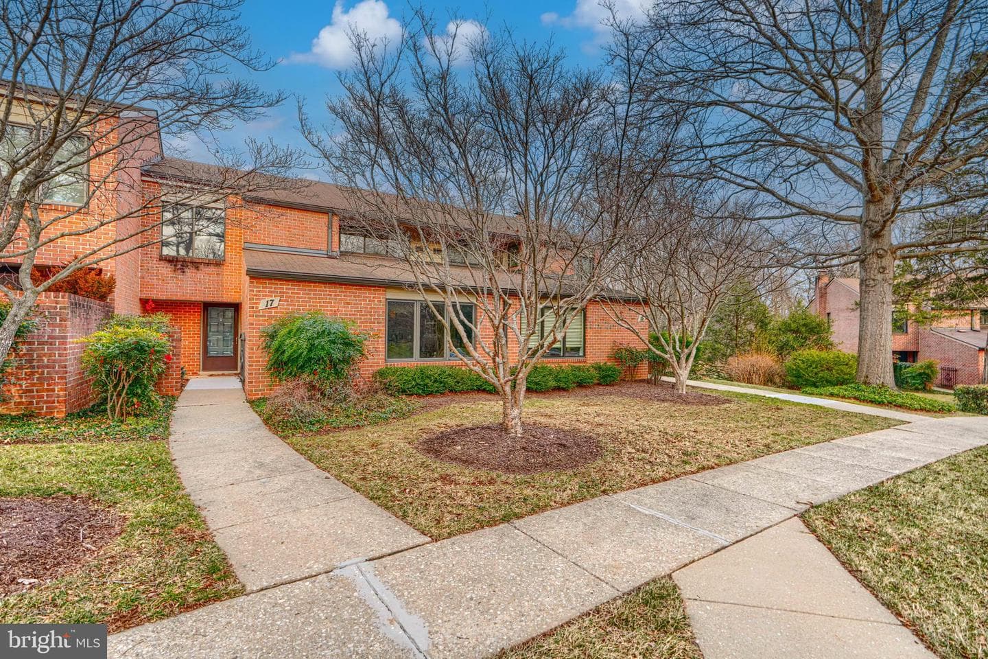 17 Oakhampton Drive photo 3