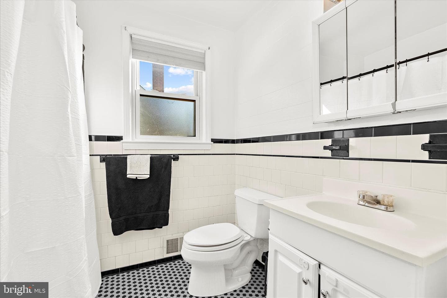 3108 East Avenue photo 13