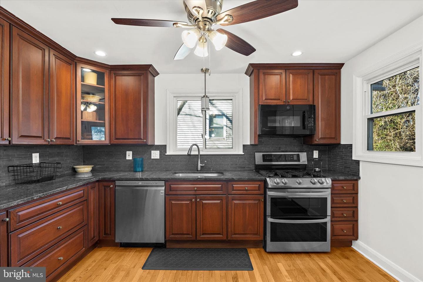 3108 East Avenue photo 3