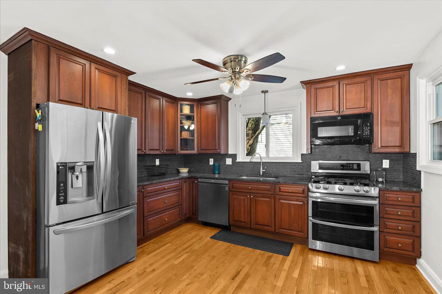3108 East Avenue photo 4