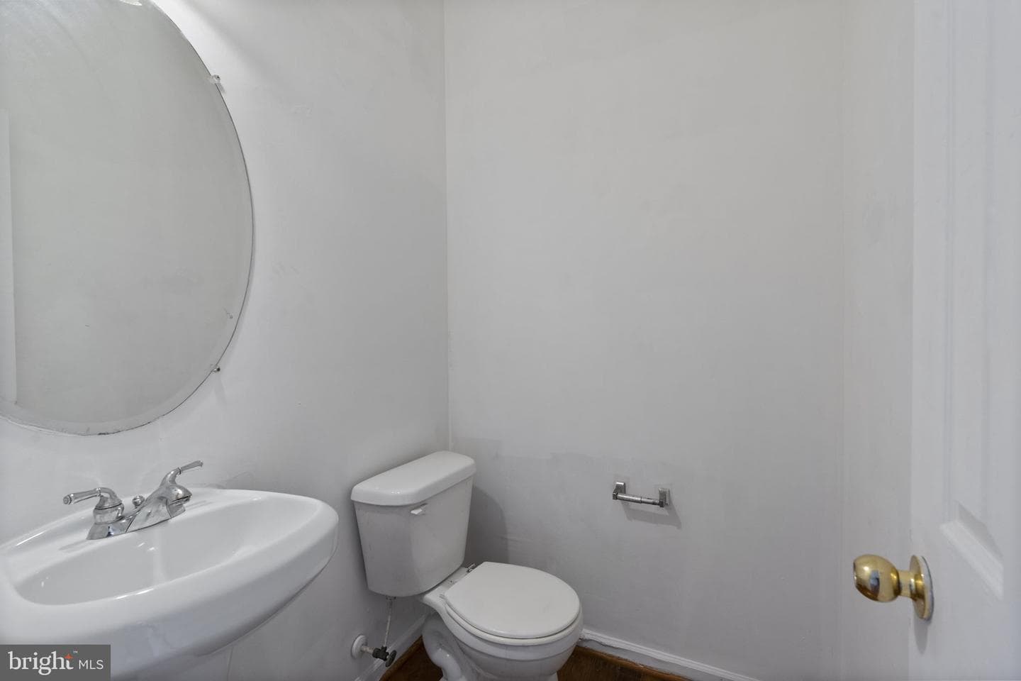 811 Middle River Road photo 12