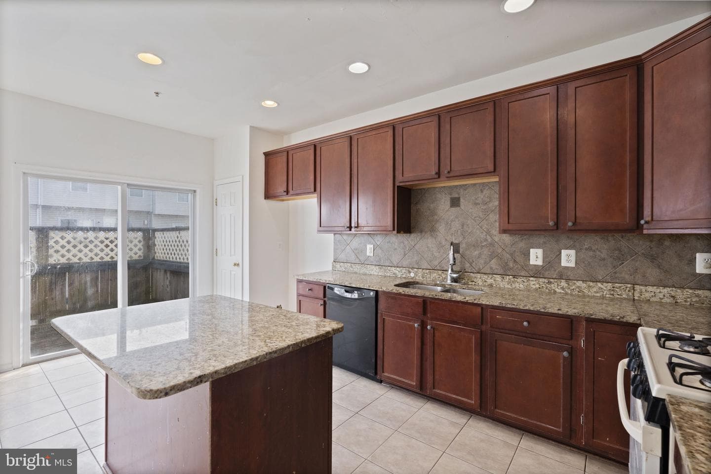 811 Middle River Road photo 13