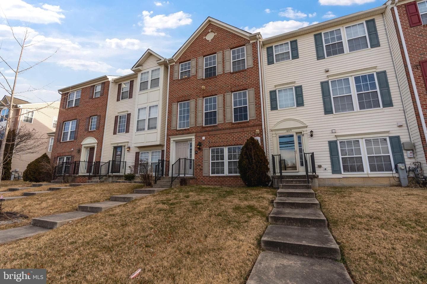 811 Middle River Road photo 3