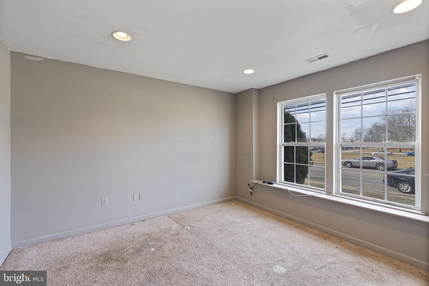 811 Middle River Road photo 35