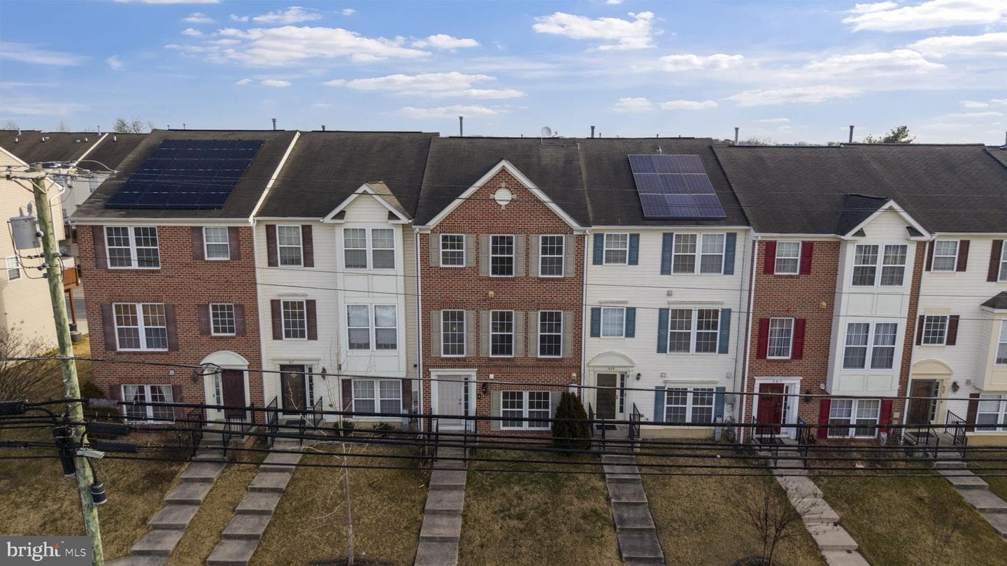 811 Middle River Road photo 4
